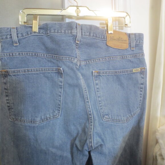 Levi's Men's Signature Boot Cut Denim Jeans - Size 40 x 32. - Picture 6 of 12